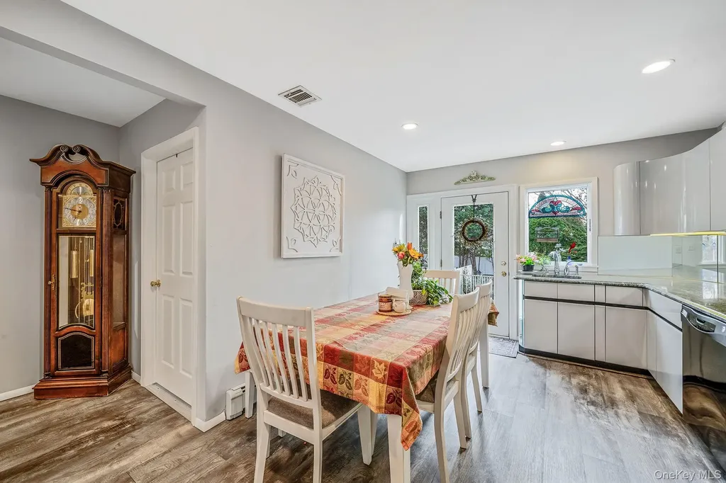 310 Terry Road Smithtown NY 11787