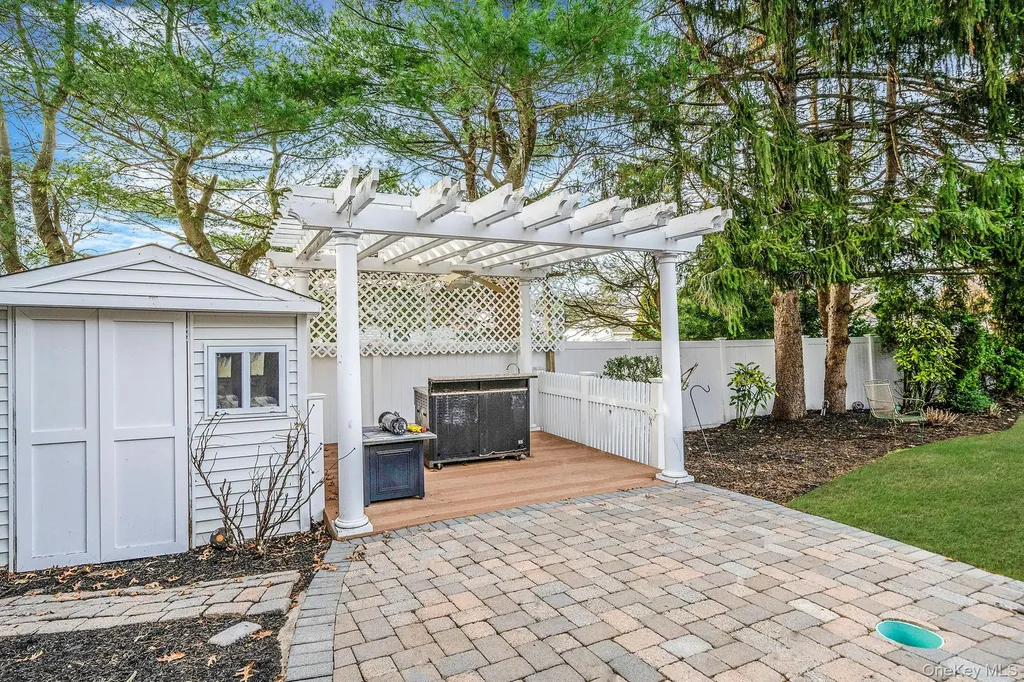 310 Terry Road Smithtown NY 11787