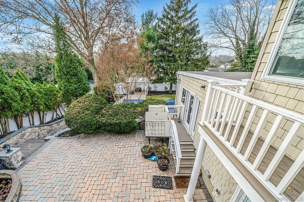 310 Terry Road Smithtown NY 11787