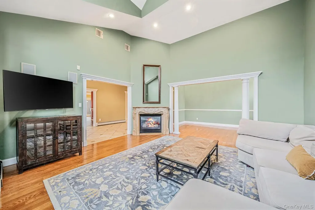 310 Terry Road Smithtown NY 11787
