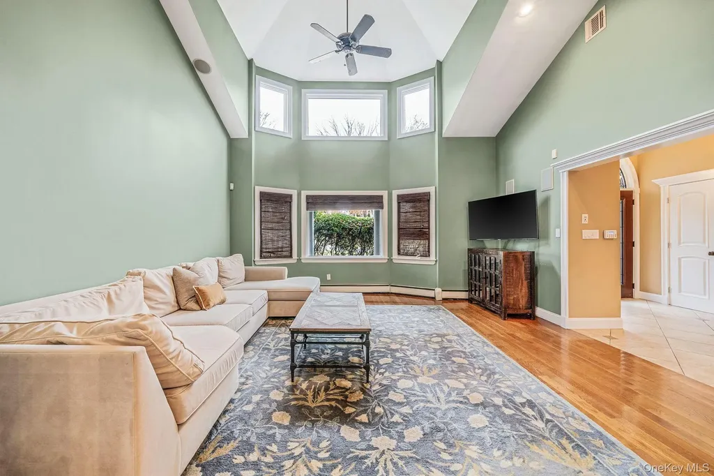 310 Terry Road Smithtown NY 11787