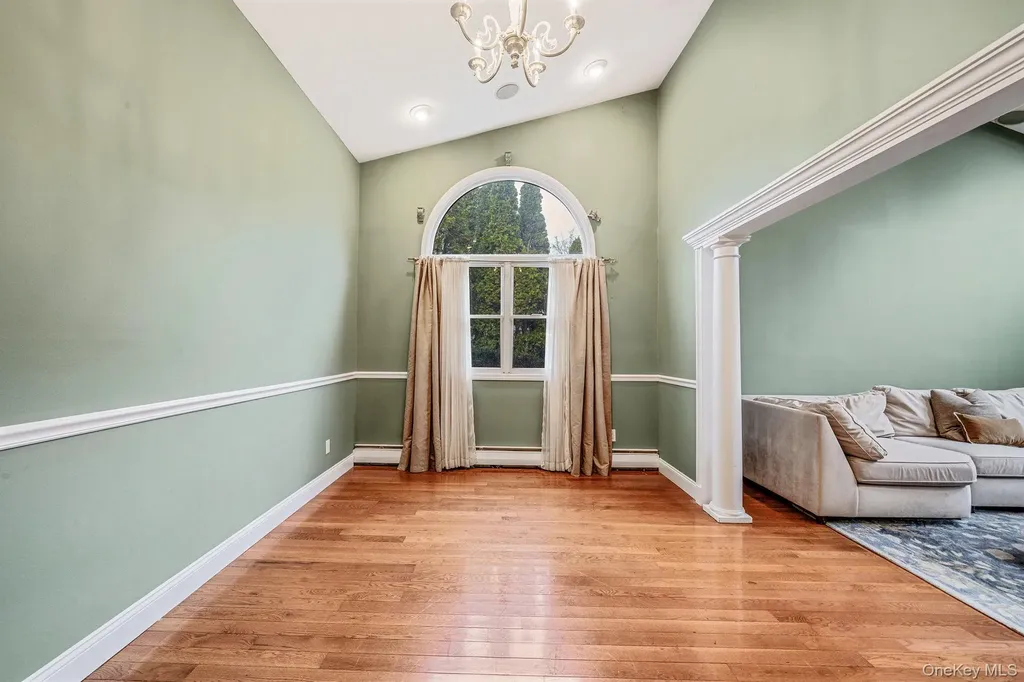 310 Terry Road Smithtown NY 11787