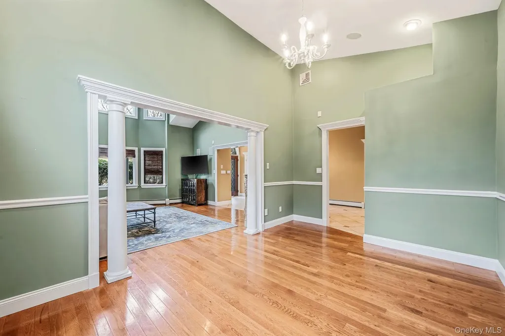 310 Terry Road Smithtown NY 11787