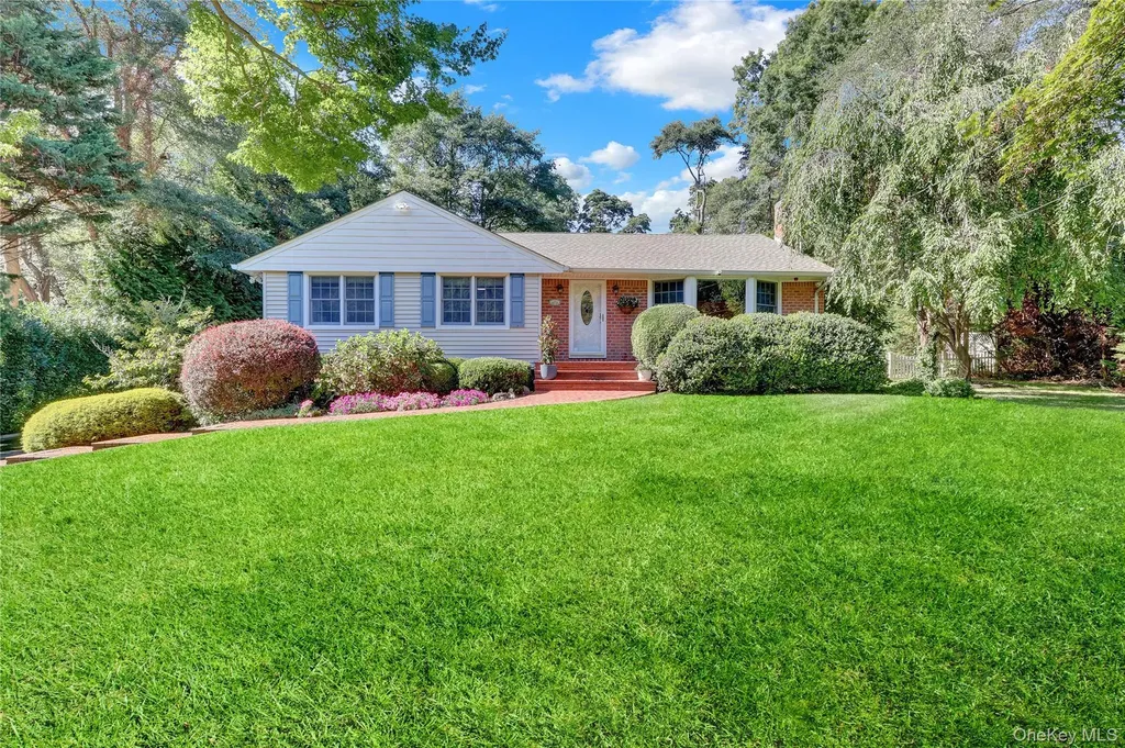 5 Robin Lane Huntington NY 11743