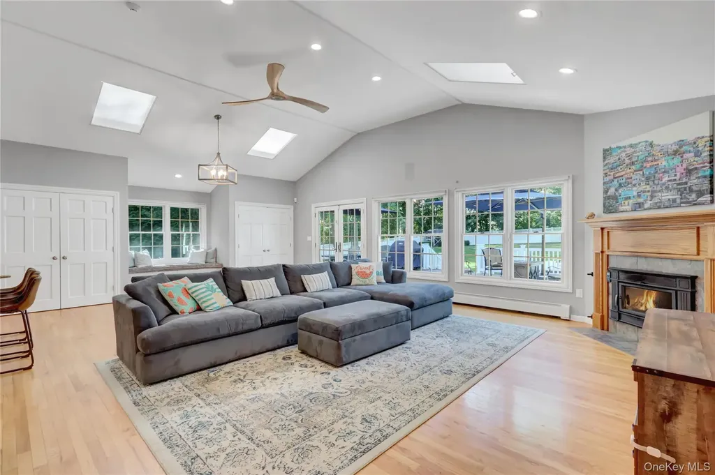 5 Robin Lane Huntington NY 11743