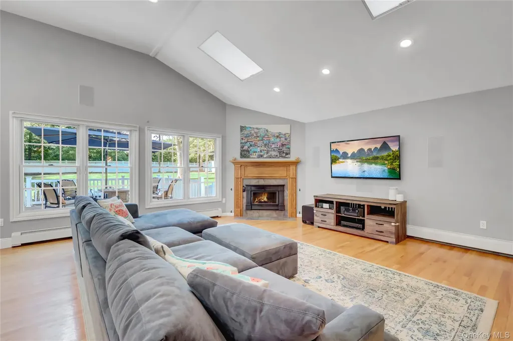 5 Robin Lane Huntington NY 11743