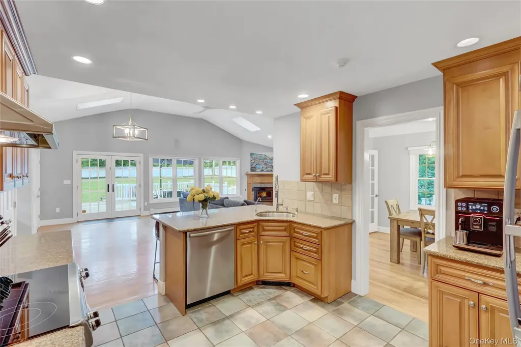 5 Robin Lane Huntington NY 11743