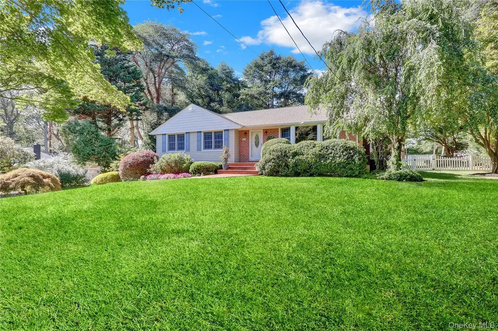 5 Robin Lane Huntington NY 11743