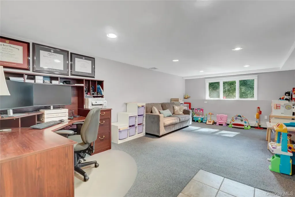 5 Robin Lane Huntington NY 11743