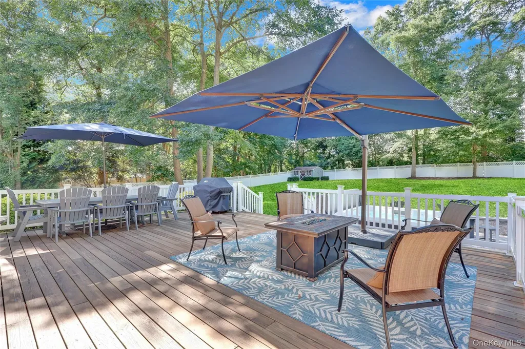 5 Robin Lane Huntington NY 11743