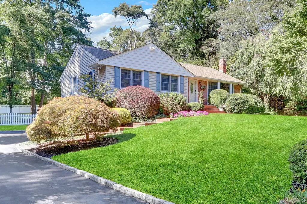 5 Robin Lane Huntington NY 11743