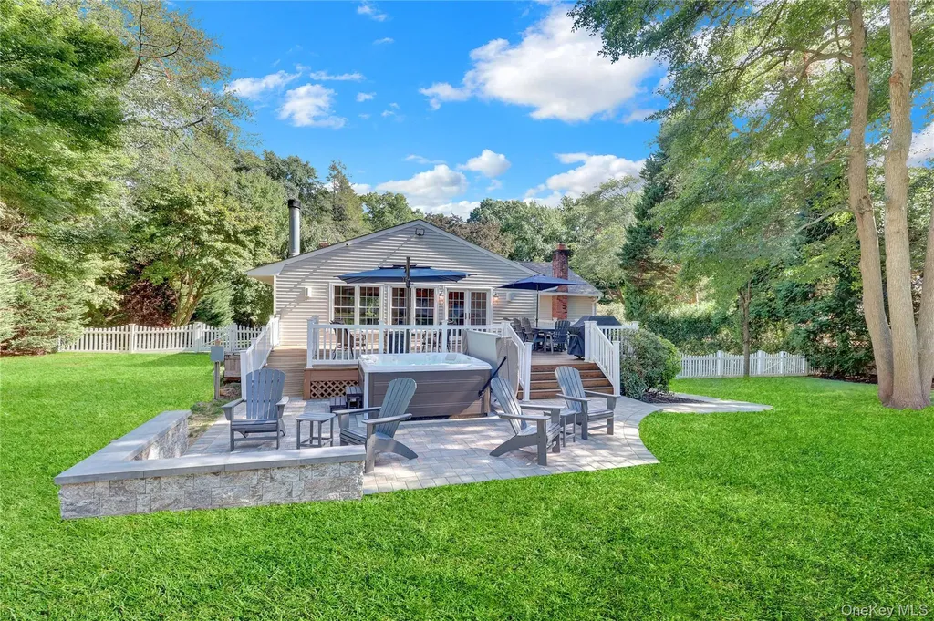 5 Robin Lane Huntington NY 11743