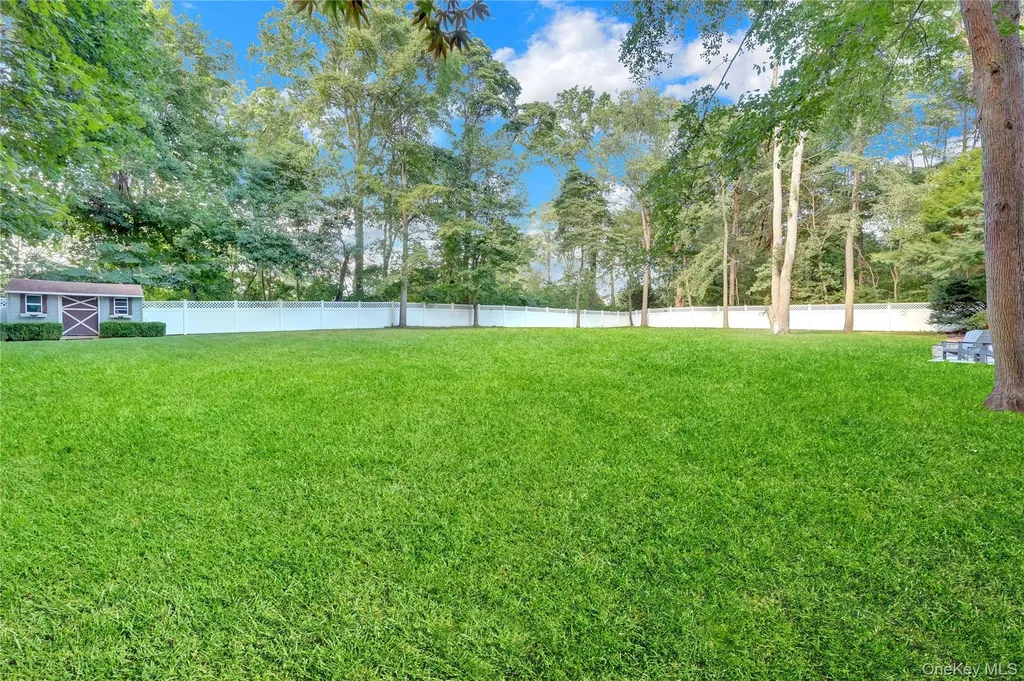 5 Robin Lane Huntington NY 11743