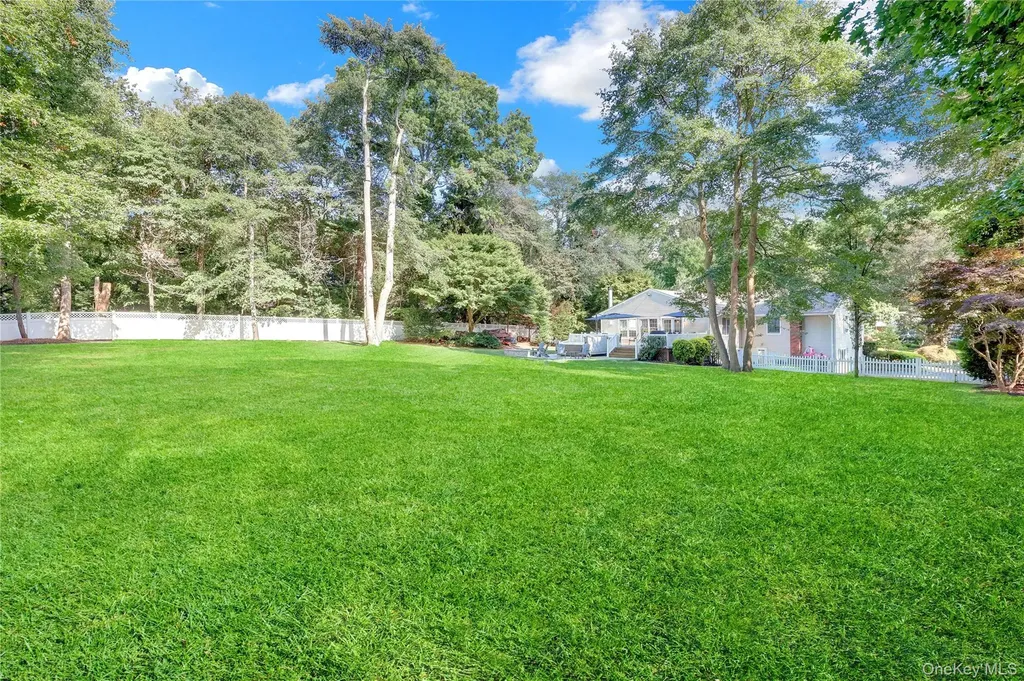 5 Robin Lane Huntington NY 11743