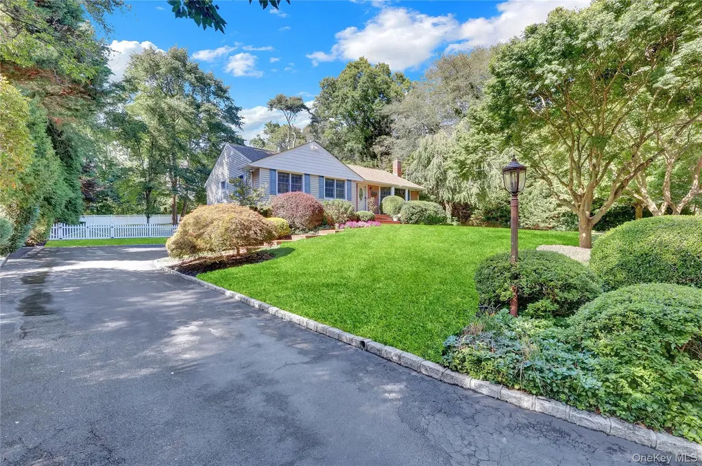 5 Robin Lane Huntington NY 11743