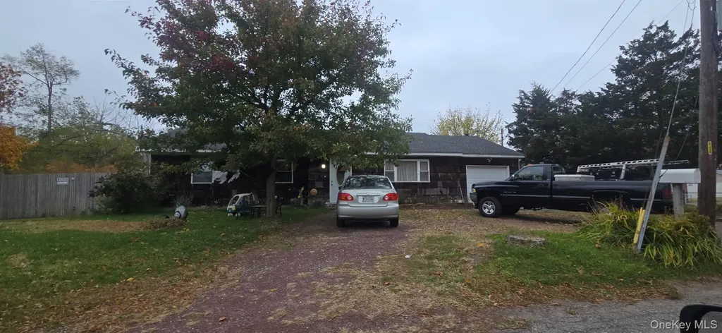 21 Astoria Road Mastic Beach NY 11951