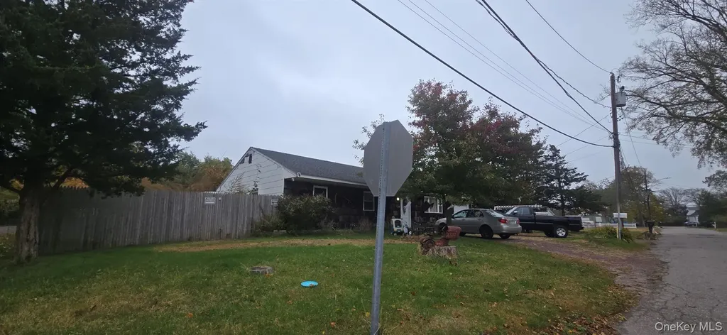 21 Astoria Road Mastic Beach NY 11951