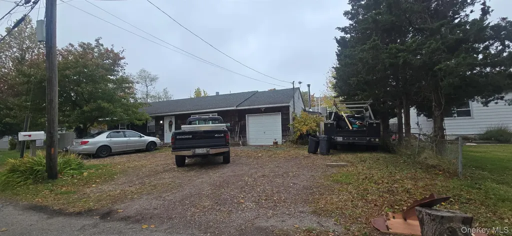 21 Astoria Road Mastic Beach NY 11951