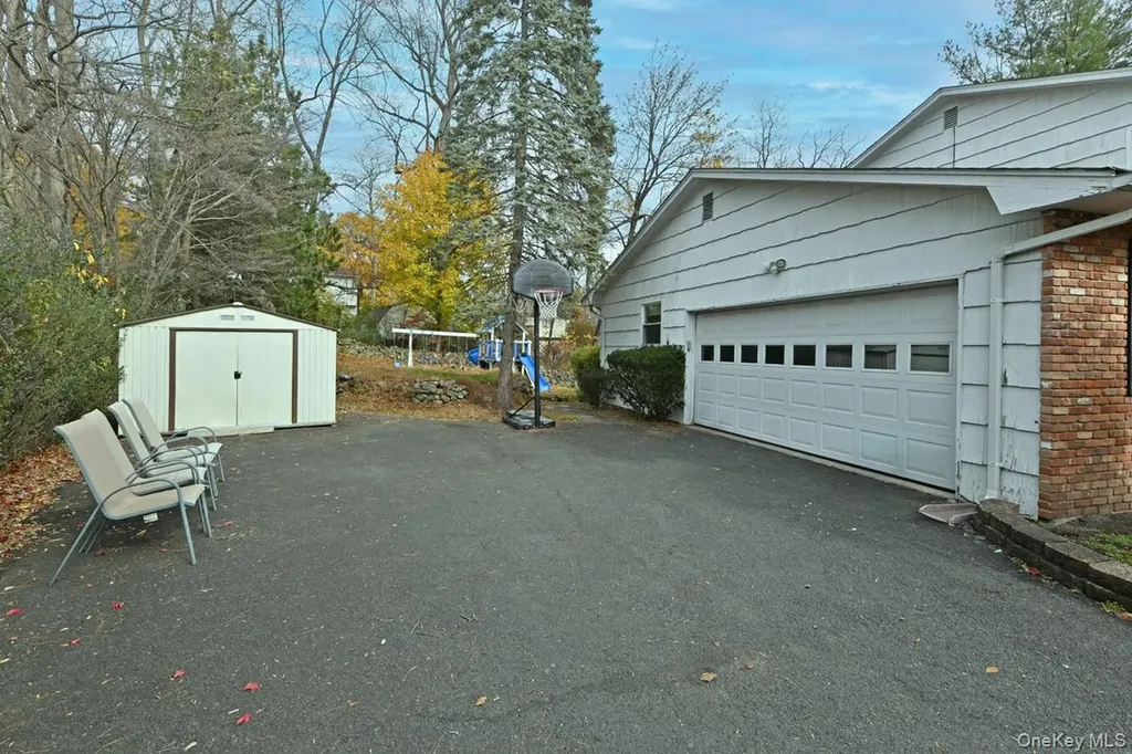 25 Flint Drive Spring Valley NY 10977