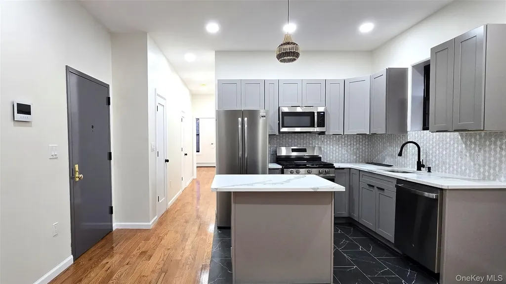 537 Miller Avenue Brooklyn NY 11207