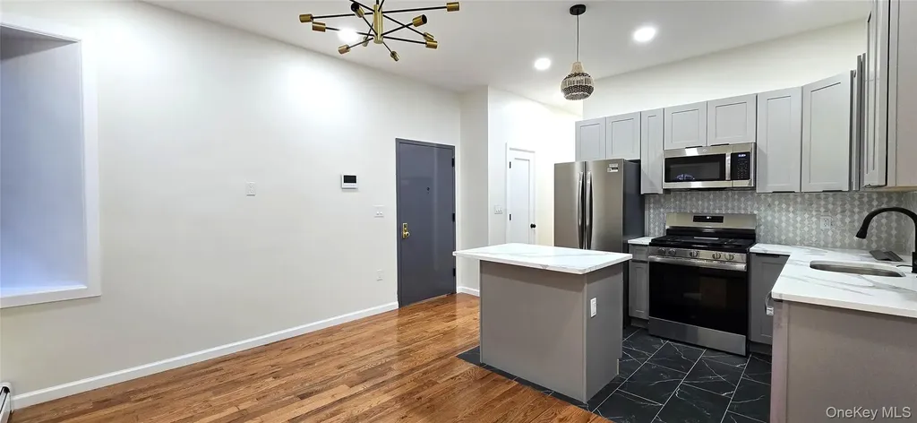 537 Miller Avenue Brooklyn NY 11207