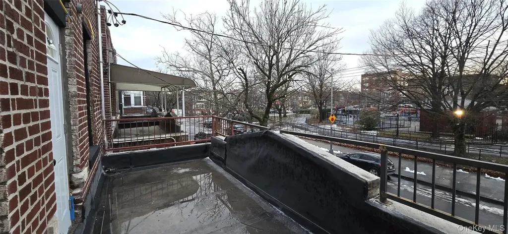 537 Miller Avenue Brooklyn NY 11207