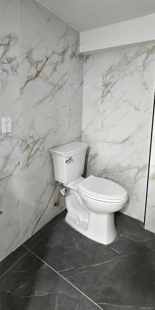 537 Miller Avenue Brooklyn NY 11207