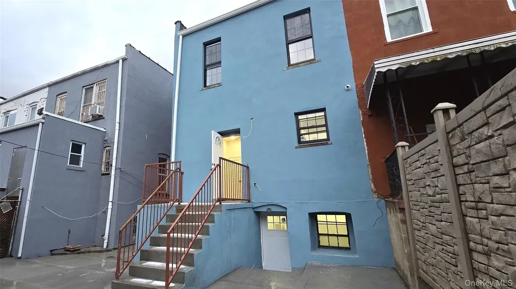 537 Miller Avenue Brooklyn NY 11207
