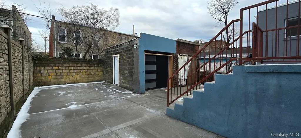 537 Miller Avenue Brooklyn NY 11207