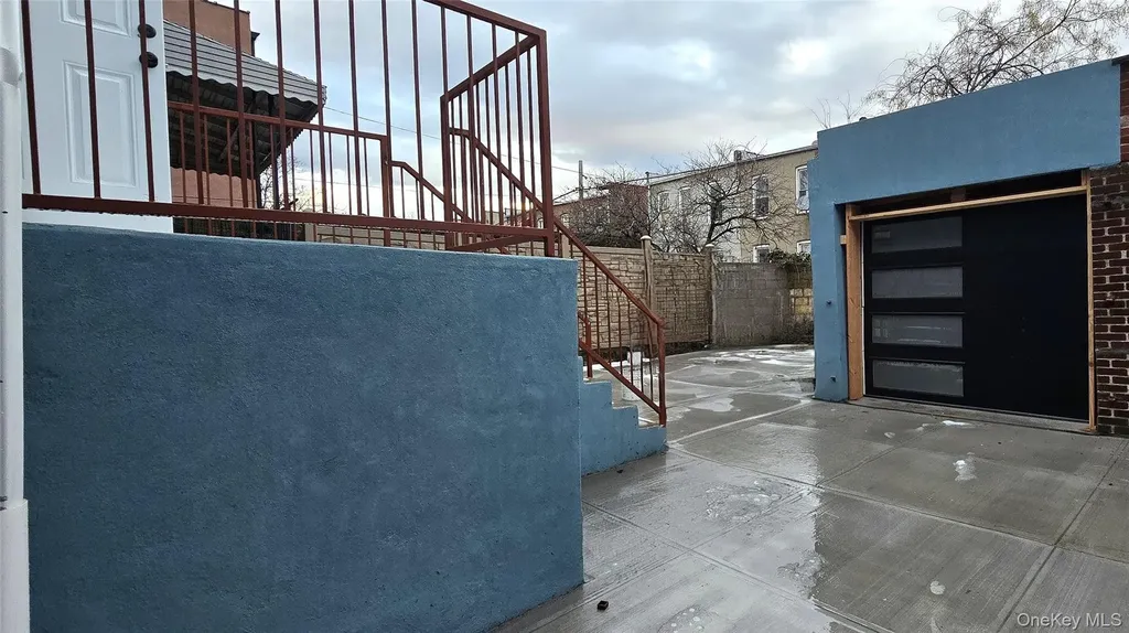 537 Miller Avenue Brooklyn NY 11207