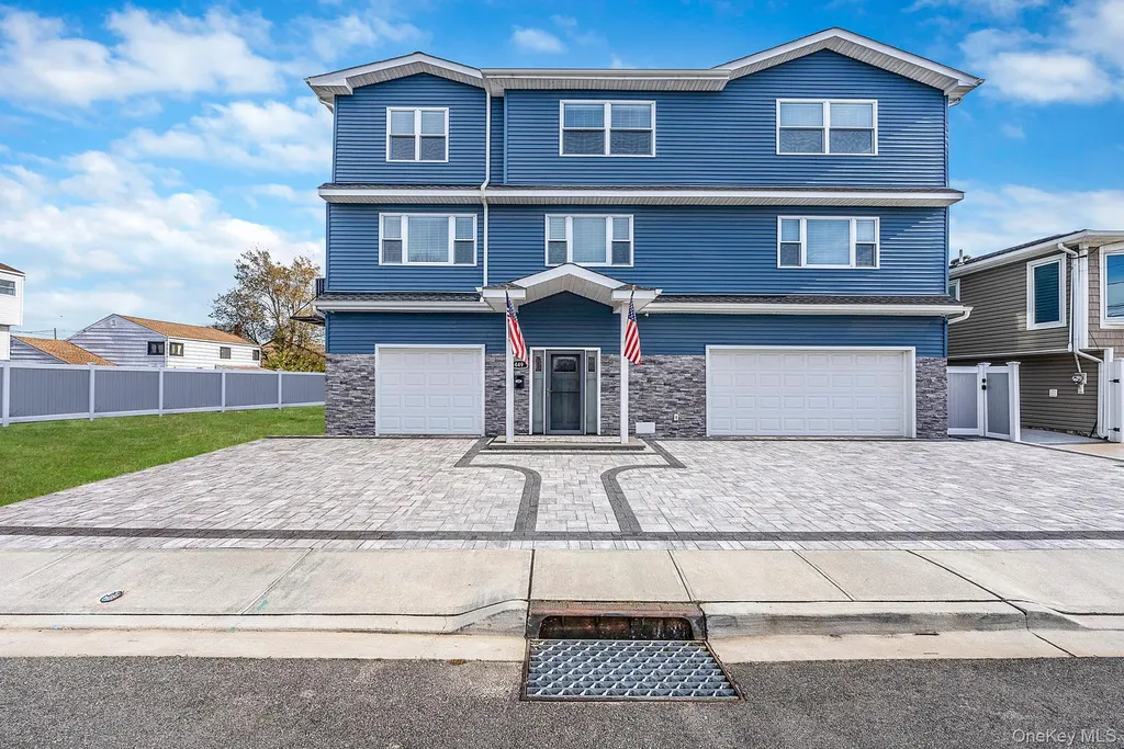 449 Nassau Avenue Freeport NY 11520