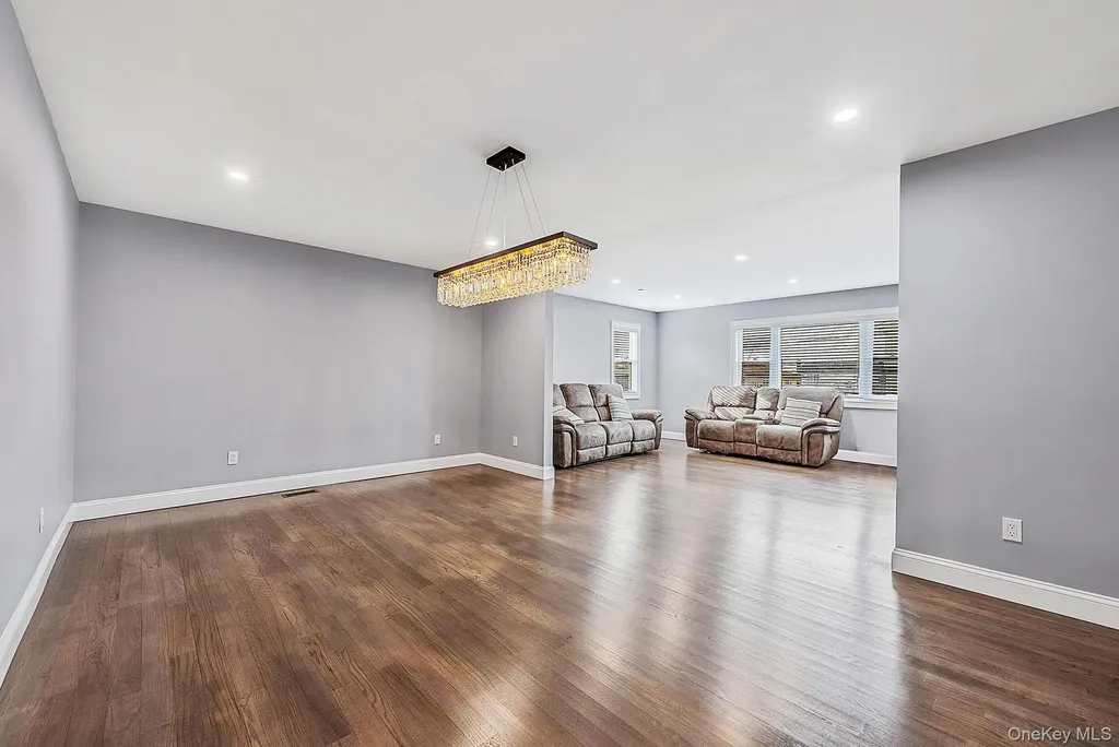 449 Nassau Avenue Freeport NY 11520