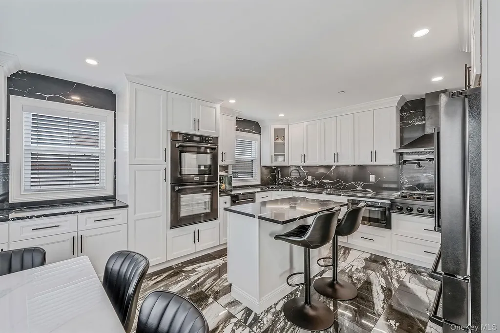 449 Nassau Avenue Freeport NY 11520