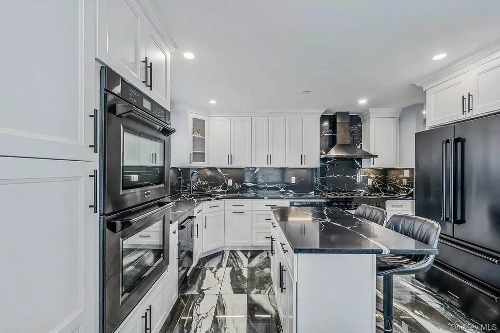 449 Nassau Avenue Freeport NY 11520