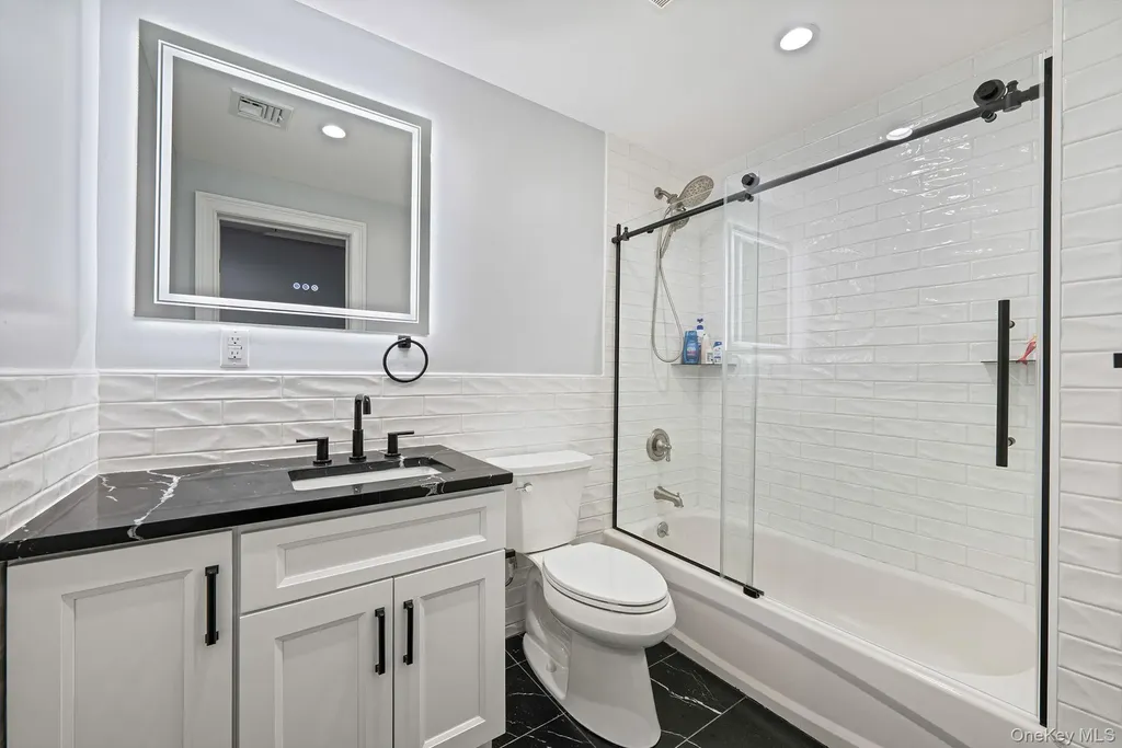 449 Nassau Avenue Freeport NY 11520