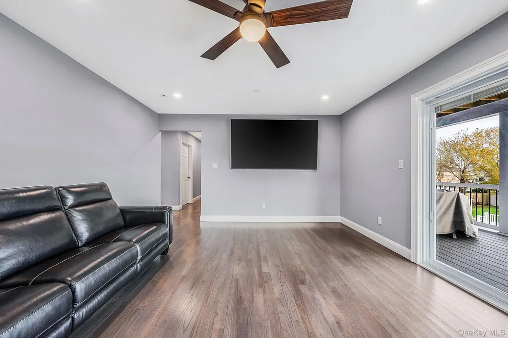 449 Nassau Avenue Freeport NY 11520
