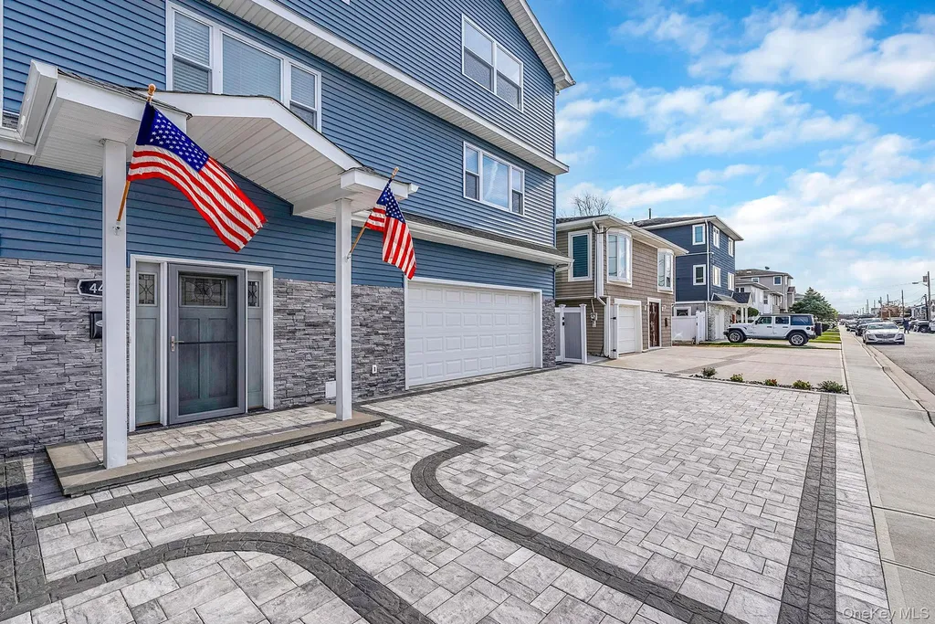 449 Nassau Avenue Freeport NY 11520