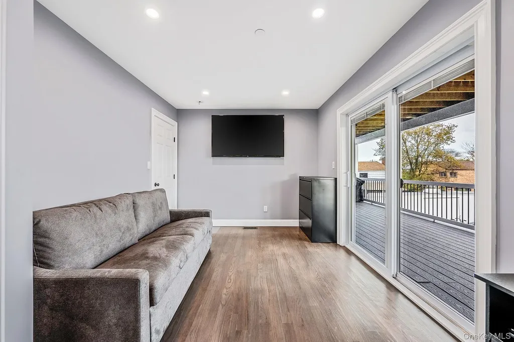449 Nassau Avenue Freeport NY 11520