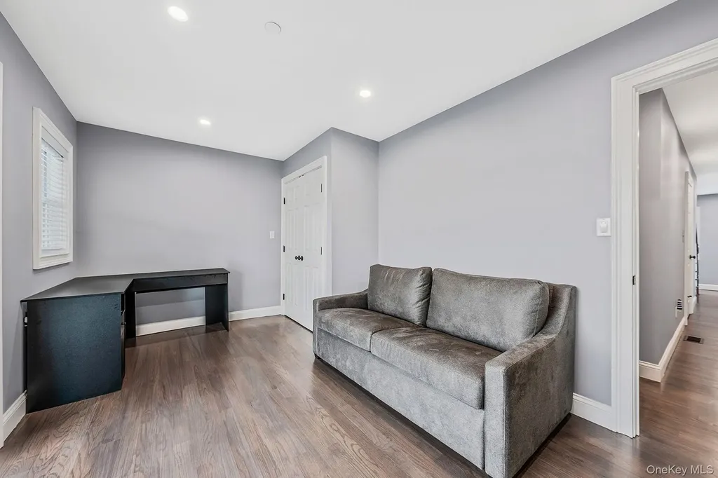 449 Nassau Avenue Freeport NY 11520