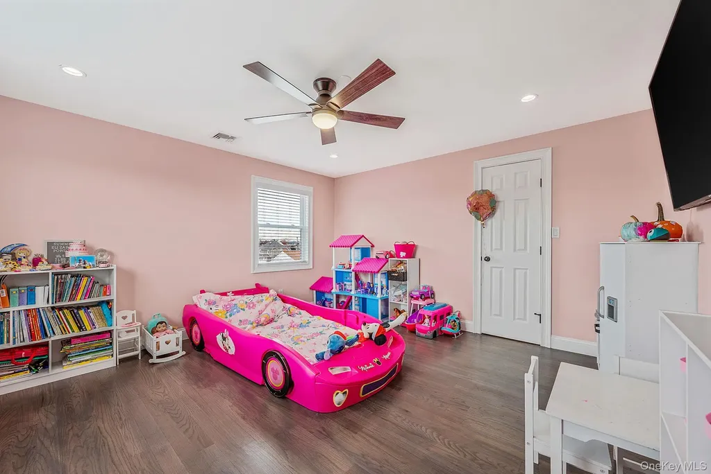 449 Nassau Avenue Freeport NY 11520