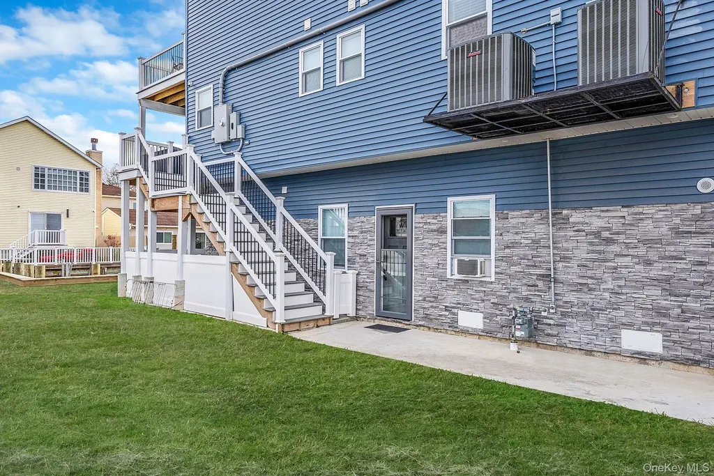 449 Nassau Avenue Freeport NY 11520
