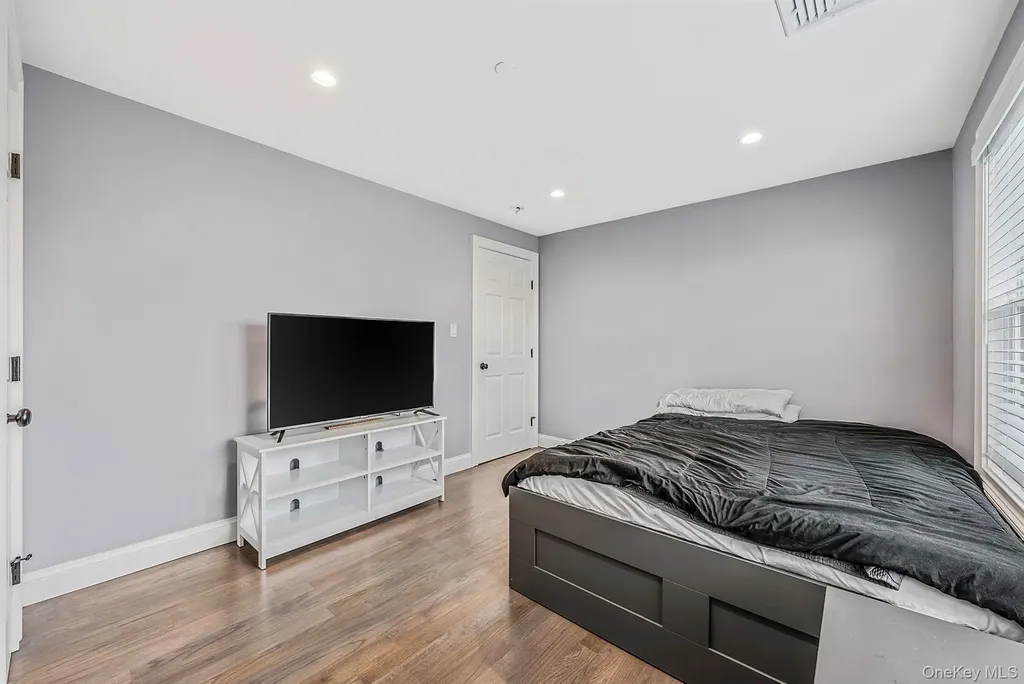 449 Nassau Avenue Freeport NY 11520