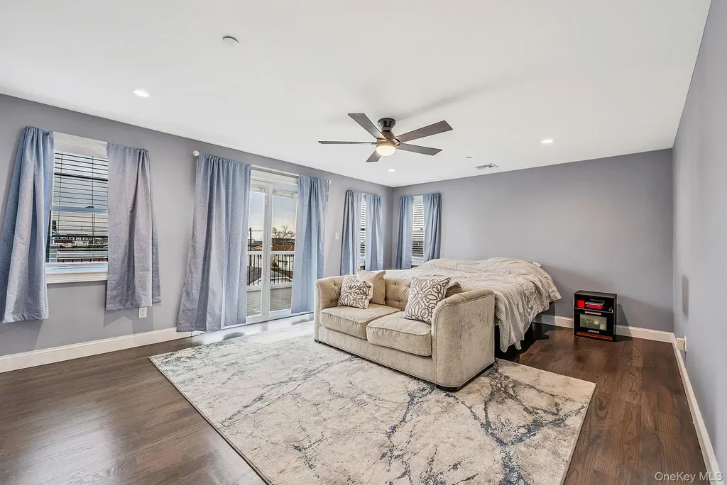 449 Nassau Avenue Freeport NY 11520