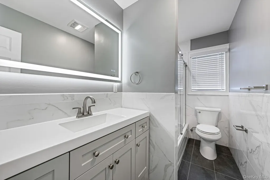 449 Nassau Avenue Freeport NY 11520