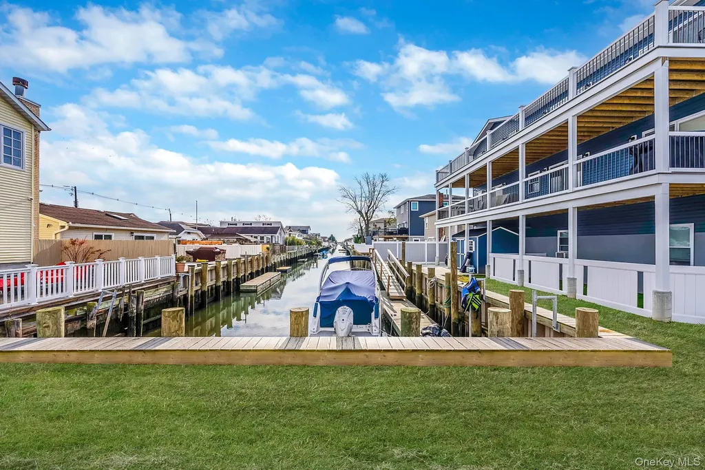 449 Nassau Avenue Freeport NY 11520
