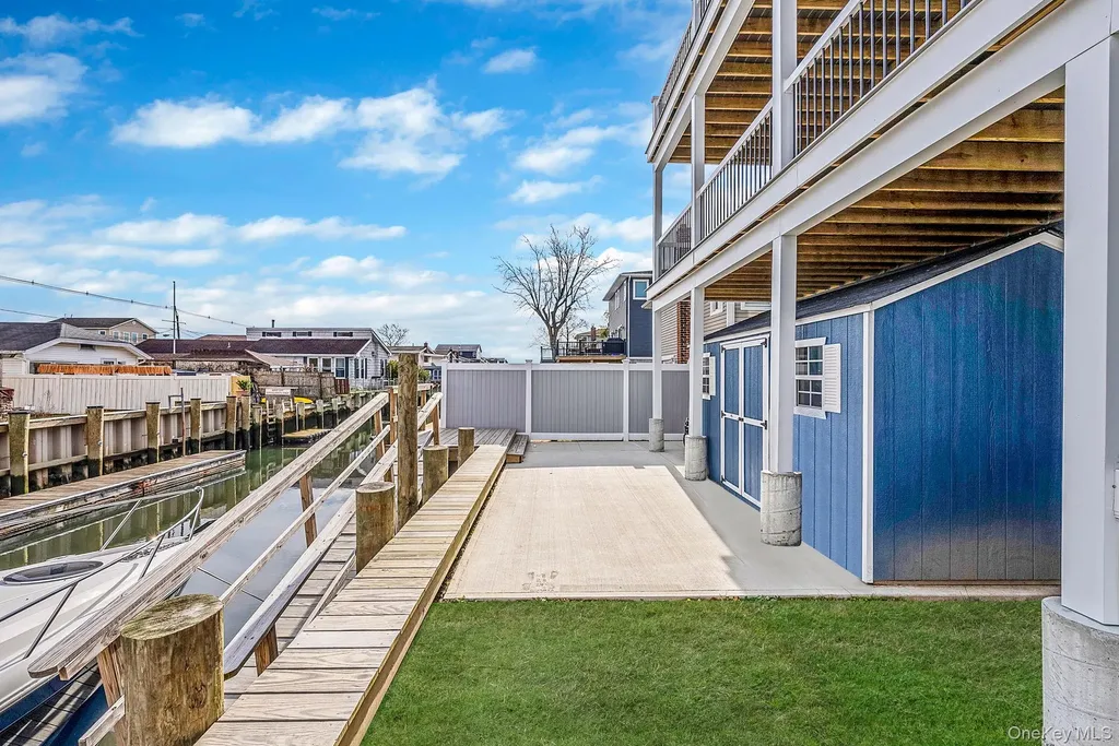 449 Nassau Avenue Freeport NY 11520