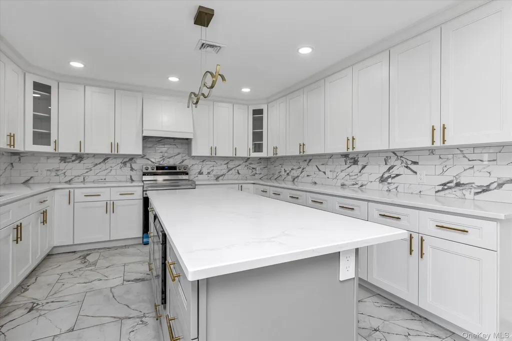 33 Prentice Road Levittown NY 11756