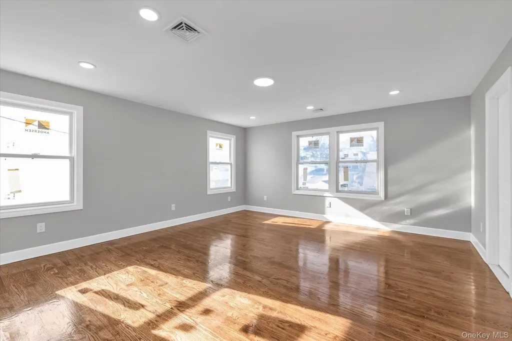 33 Prentice Road Levittown NY 11756