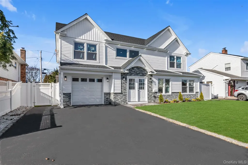 33 Prentice Road Levittown NY 11756