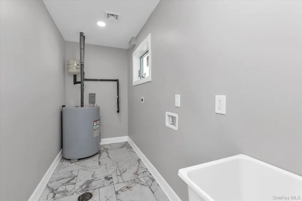 33 Prentice Road Levittown NY 11756